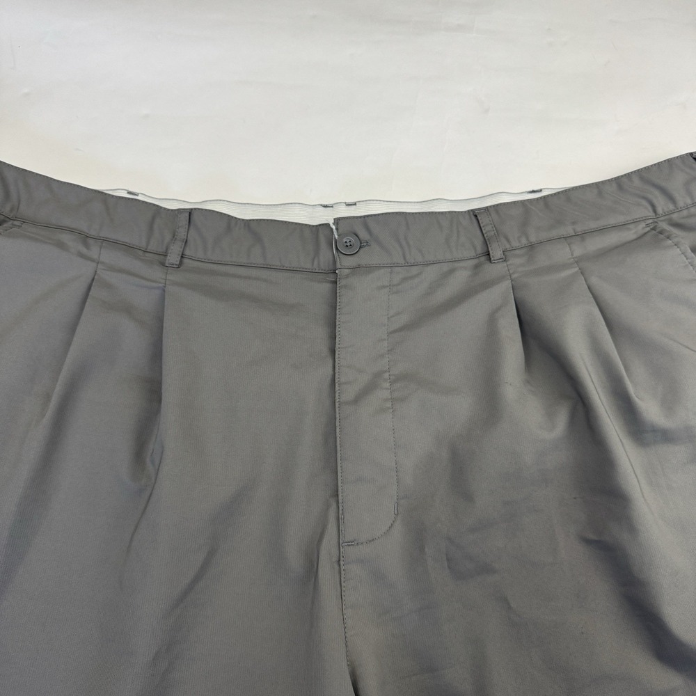Reebok Golf Men's Gray Flat Front Performance Active Shorts Size 54 Stretch - Picture 3 of 10